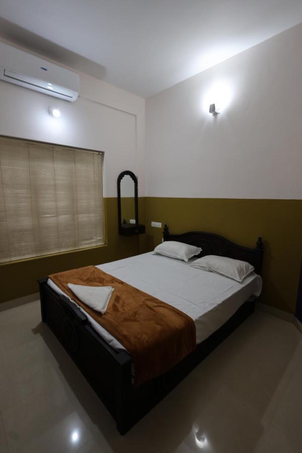 Wayanad Regal Residency Hotel Калпата Екстериор снимка