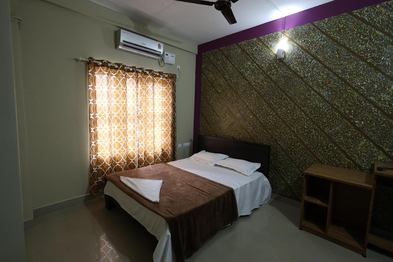 Wayanad Regal Residency Hotel Калпата Екстериор снимка